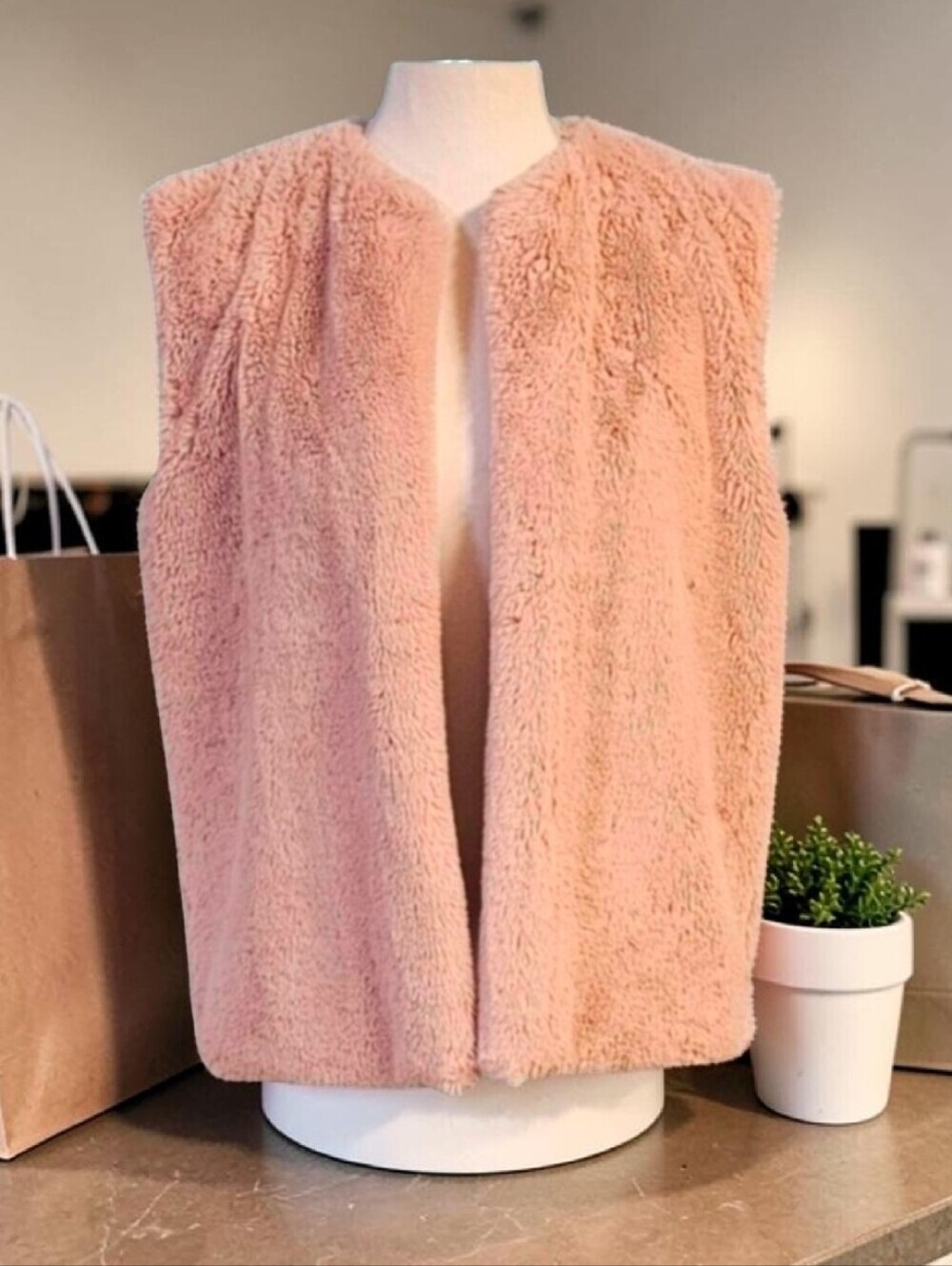 THE ROYAL STANDARD | GENEVA SUPER SOFT FAUX FUR SQUARED OPEN FRONT VEST